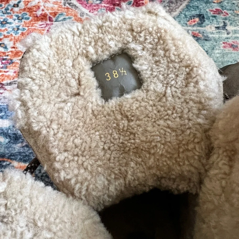 Moncler shearling and suede boots - Picture 4 of 5